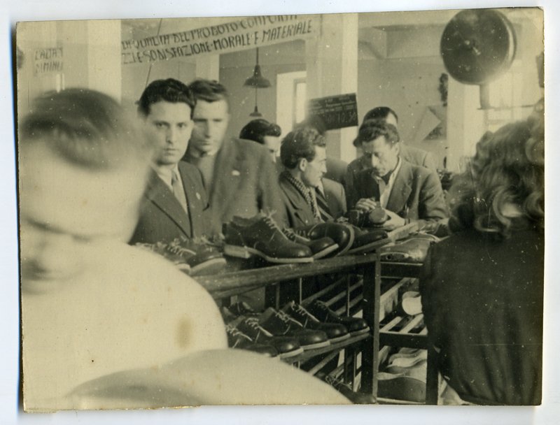 Tvornica_cipela_u_Puli__1950._-_posjet_talij._partizana__PPMI-F-2015_IV.jpg